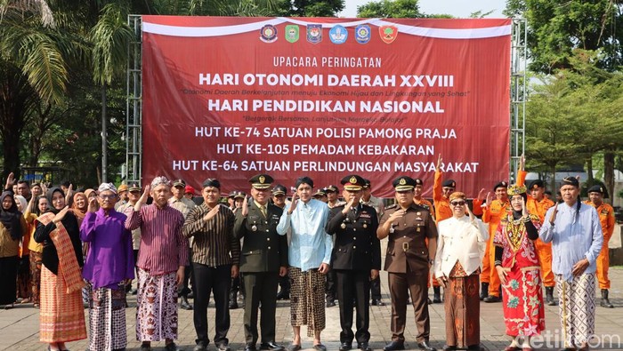 Upacara Hari Otonomi Daerah 2024 di Trenggalek.