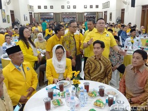 Gibran Bantah Ada Sinyal Gabung Golkar Saat Hadiri Halalbihalal
