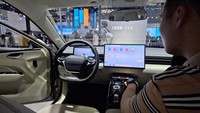 Di bagian interior, Wuling menyematkan panel instrumen berukuran 8,8 inci, layar tengah 10,1 inci (varian terendah) atau layar 15,6 inci (varian tertinggi) dan setir yang menyerupai huruf D. Foto: (Muhammad Hafizh Gemilang/detikOto)
