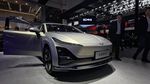 Melihat Lebih Dekat Sedan Wuling Starlight
