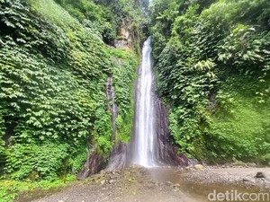 Video: Menjelajahi Air Terjun Tanah Barak di Bali