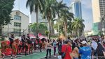 Berebut Foto dengan Polisi Berkuda di CFD