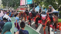 Patroli dengan kuda tersebut untuk memberikan rasa aman kepada masyarakat sekaligus menyemarakkan HBKB.