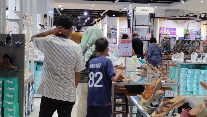 Diskon Sendal-Sepatu di Transmart.