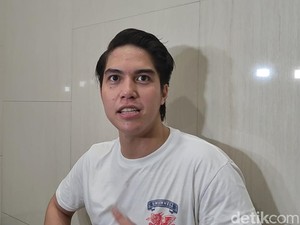 EL Rumi Selalu Menghindari Bicara Kedekatan dengan Elsa Japasal