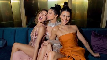 Di mana kakinya Kendall Jenner? Foto: Instagram/Instyle Magazine