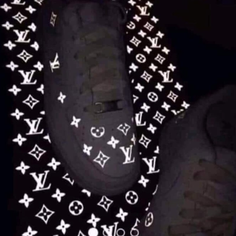 Deretan ilusi optik ini pernah viral pada masanya dan memancing perdebatan panas di media sosial. Coba lihat di bawah ini.