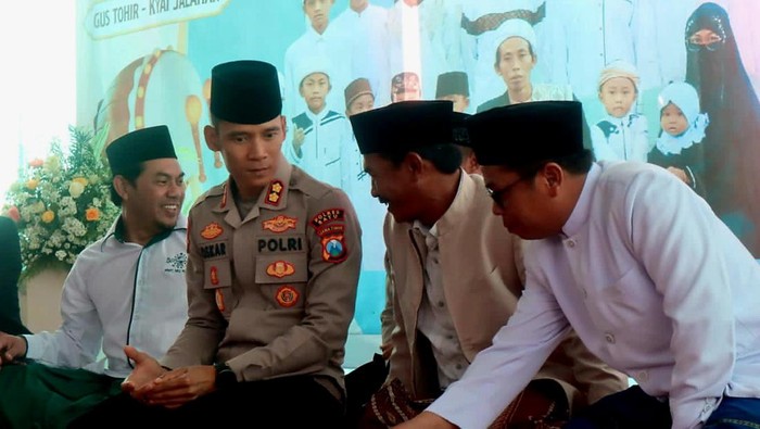 Kapolres Batu Silaturahmi Dengan Santri Dan Pengasuh Ponpes