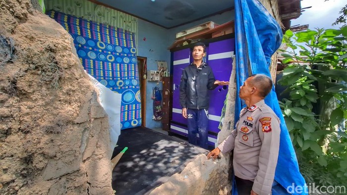 Kondisi rumah di Pangalengan yang mengalami kerusakan.