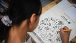 Anak-anak Asyik Ikuti Lomba Mewarnai Hari Bumi