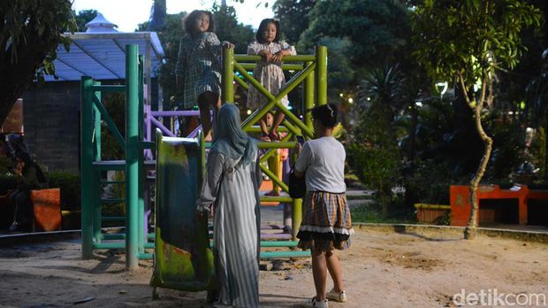 Menikmati akhir pekan di Taman Prestasi Surabaya