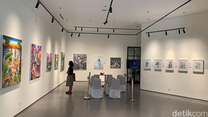 Menikmati lukisan seniman teman Tuli di Voices of Colours Menikmati lukisan seniman teman Tuli di Voices of Colours