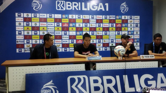 Pelatih Persik Kediri Marcelo Rospide dan Arthur Irawan
