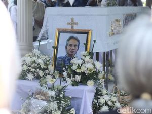 Penyair Joko Pinurbo Dimakamkan Berdekatan dengan Sang Ayah