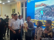 AHY Serahkan 7 Sertifikat Tanah Rp 2,9 T di Makassar, Ada Karebosi-TPA Antang