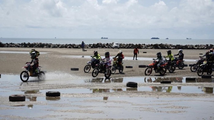 Pertamax Turbo Jadi Pilihan Pembalap Babel di Race Pantai 2024.