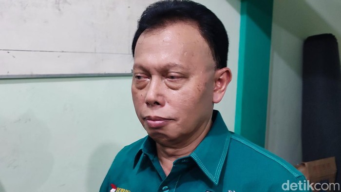 Ketua DPC PKB Kota Semarang Muhammad Mahsun saat memberikan keterangan pers di kantornya, Minggu (28/4/2024).