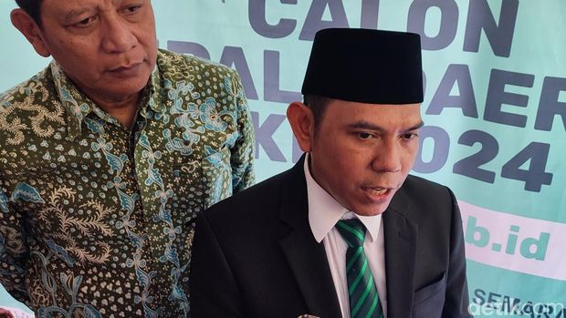 Ady Setiawan atau Mas Wawan mendaftar bakal calon wakil wali Kota Semarang 2024 di Kantor DPC PKB Semarang. Foto diunggah Minggu (28/4/2024).