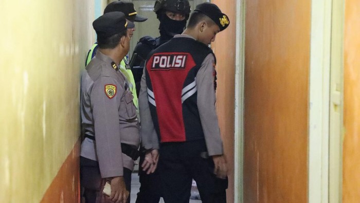 Polres Jepara lakukan razia di kos-kosan, Minggu (28/4/2024).