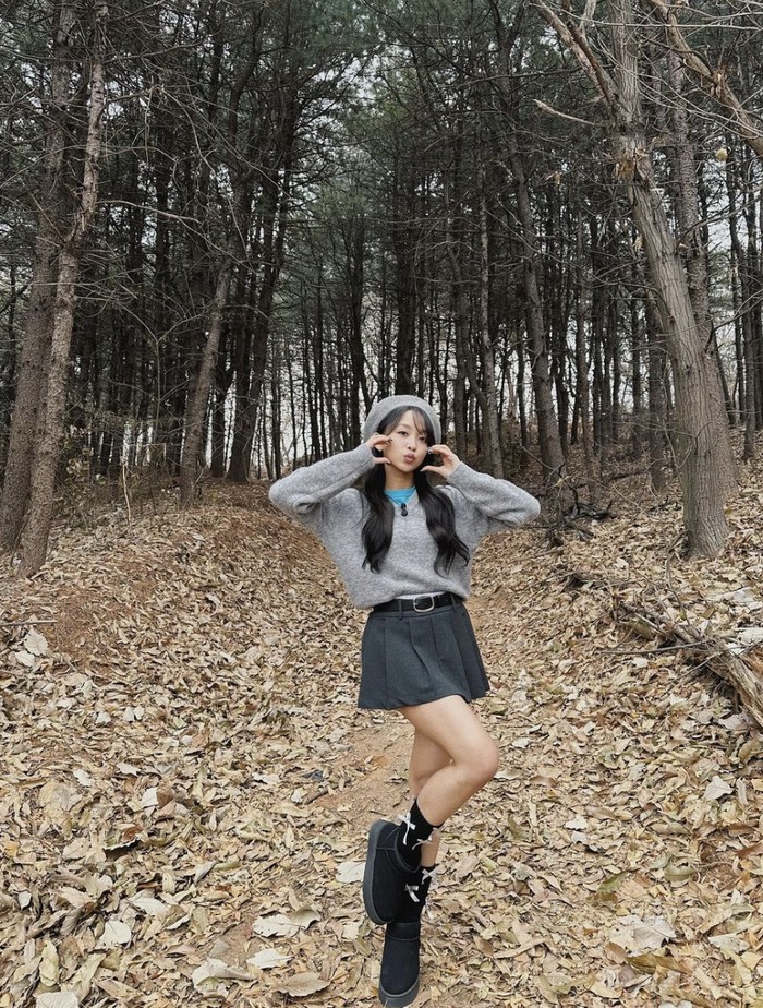 Pose Cantik Dita Karang Saat Makan di Kafe Estetik dan Ngopi Pose Cantik Dita Karang Saat Makan di Kafe Estetik dan Ngopi