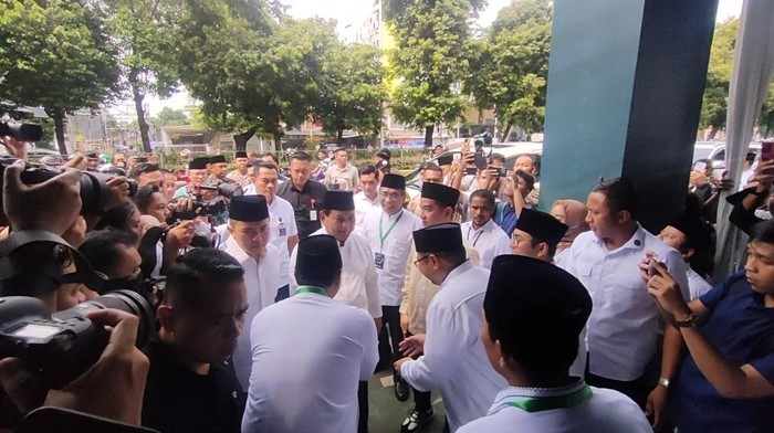 Prabowo-Gibran Hadir di Halalbihalal PBNU, Disambut Gus Yahya-Menag Yaqut