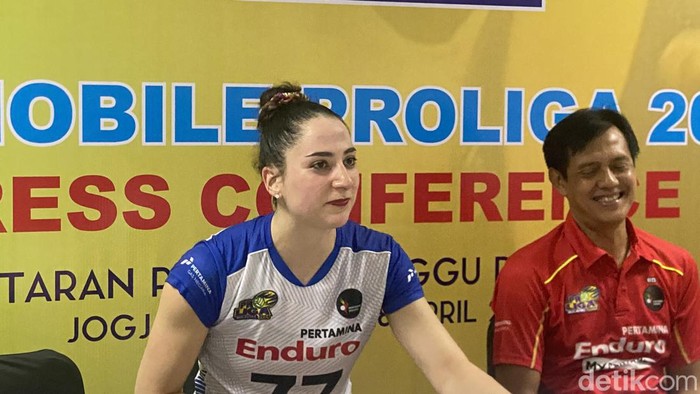 Pemain Jakarta Pertamina Enduro, Giovanna Milana saat sesi jumpa pers di Proliga 2024 Seri Jogja, Minggu (28/4/2024).
