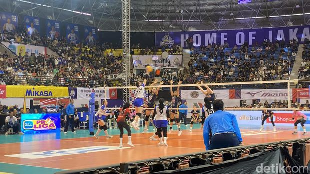 Laga Jakarta Pertamina vs Gresik Petrokimia di GOR Among Rogo Jogja, Minggu (28/4/2024).