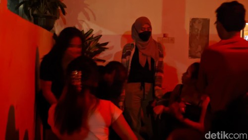 Razia kafe di Mataram, NTB, Minggu (28/4/2024) dini hari.