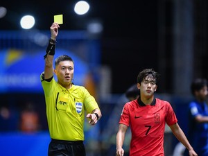 Wasit Shen Yinhao Rugikan Timnas Indonesia Bikin Emosi Jiwa