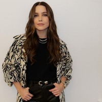 Untuk pertama kalinya, Sophia Bush mengumumkan tentang orientasi seksualnya yang selama ini disembunyikannya. Dia mengaku menjadi queer dan kini mengaku pacaran dengan wanita. Foto: dok. Instagram