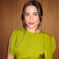 “Saya rasa saya selalu tahu bahwa seksualitas saya ada dalam suatu spektrum. Saat ini menurutku kata yang paling tepat untuk mendefinisikannya adalah kata queer. Sebenarnya aku tidak bisa mengatakannya tanpa tersenyum. Dan itu terasa sangat luar biasa,” aku Sophia. Foto: dok. Instagram