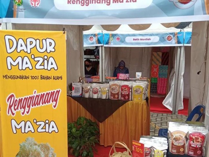 Stan D_Mazia saat ikut bazar yang menyediakan QRIS BRI saat ikut bazar beberapa waktu lalu. (Foto: Dok Pribadi D_Mazia)