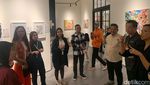 Potret Lukisan Hasil Karya Para Seniman Teman Tuli di Voices of Colours
