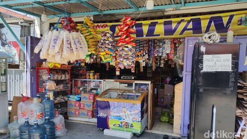 warung madura buka 24 jam di jalan bratang surabaya