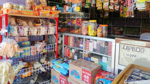 warung madura buka 24 jam di jalan bratang surabaya