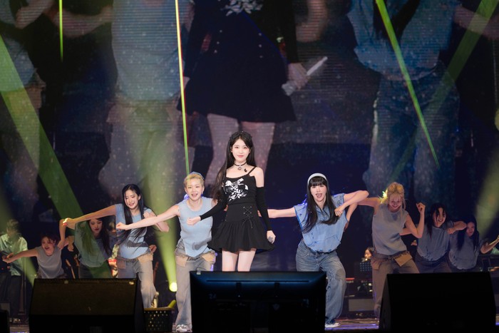 Penampilan IU di konser 2024 IU HEREH World Tour Concert In Jakarta. Konser ini digelar selama dua hari di ICE BSD pada 27-28 April 2024.