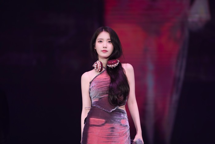 Penampilan IU di konser 2024 IU HEREH World Tour Concert In Jakarta. Konser ini digelar selama dua hari di ICE BSD pada 27-28 April 2024.