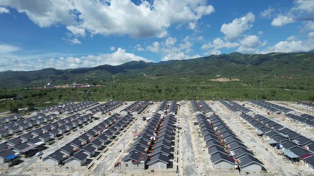 AHY Bagi-bagi 655 Sertifikat Buat Korban Tanah Bergeser di Palu