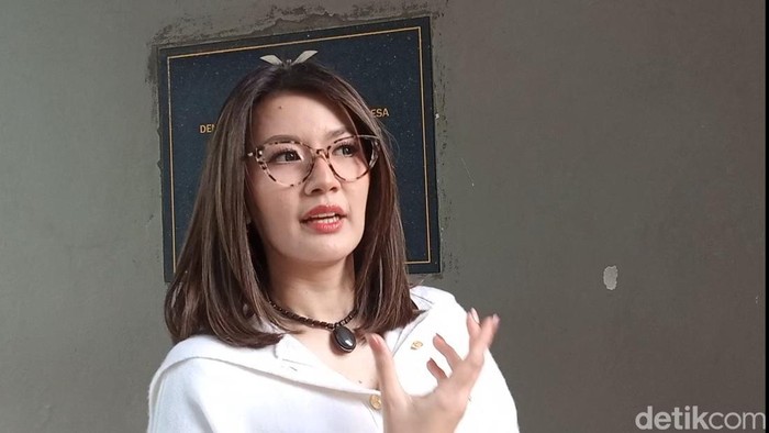 Asty Ananta saat ditemui di kawasan Transmedia.