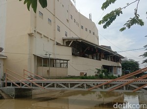 Mengenang Kejayaan Bioskop Babah Dewi Indramayu yang Kini Jadi Toserba