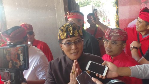 Bupati Badung, I Nyoman Giri Prasta, setelah menyerahkan Bantuan Keuangan Khusus di Tabanan, Bali, Senin (29/4/2024).