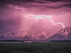 Jawara Kontes Foto Alam reFocus Awards 2024 Bikin Takjub