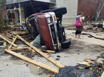 Deretan Mobil yang Jadi Korban Tornado di Oklahoma