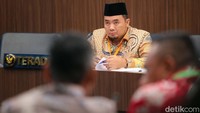 Pengadu mendalilkan para Teradu tidak bekerja dengan sungguh-sungguh, jujur, adil, dan cermat dalam proses seleksi Anggota KPU Provinsi Maluku periode 2024-2029. Selain itu, para Teradu diduga tidak melaksanakan prinsip terbuka dan akuntabel dalam proses seleksi tersebut.