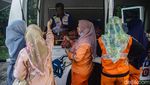 Emak-emak Serbu Sembako Murah Saat Harga Bawang Merah Naik Tinggi