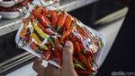 Emak-emak Serbu Sembako Murah Saat Harga Bawang Merah Naik Tinggi