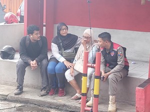Fakta Pilu Emak-emak Viral yang Paksa Minta Uang Sedekah di Bogor