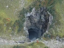 Gua Raksasa Baru Ditemukan di Kanada, Pintu Masuknya Sebesar Lapangan Sepak Bola!