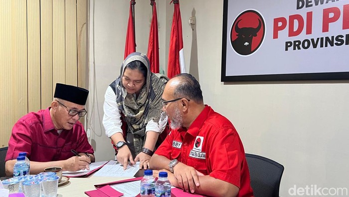Heri Amalindo ambil formulir di PDIP.