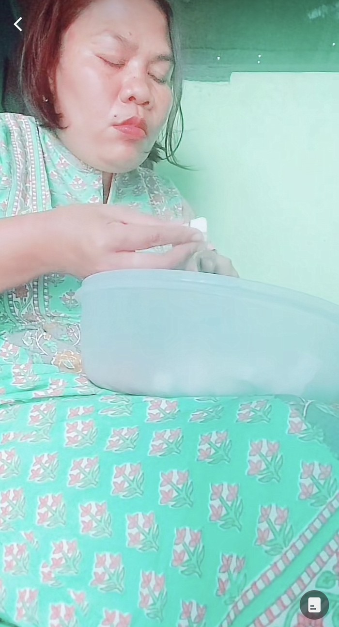 Ini Keseharian Ani Soka, Penjual Nasi Viral Berkat Nikita Mirzani Ini Keseharian Ani Soka, Penjual Nasi Viral Berkat Nikita Mirzani
